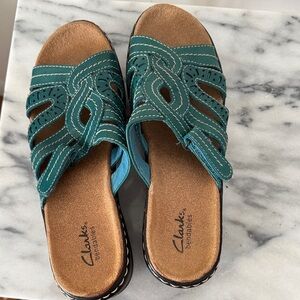 Clarks Women's Green Sandals NWOT